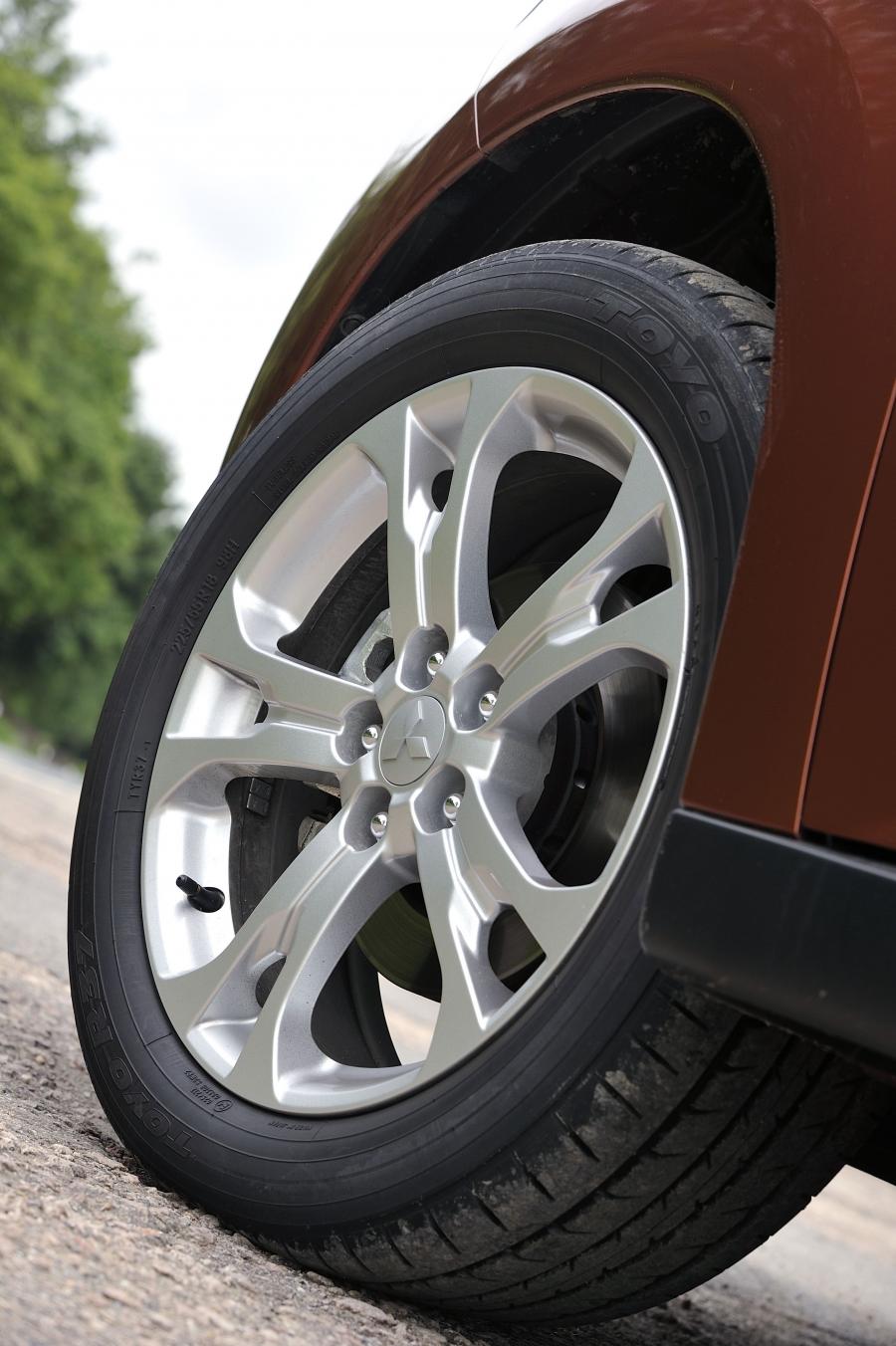  Mitsubishi Outlander 2012 года  (фото 37 из 89)